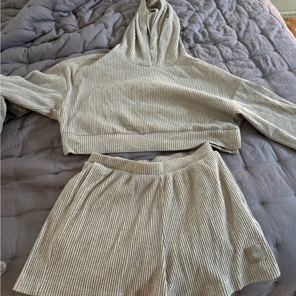 Alo Yoga Muse Sweatshirt and Shorts Set - Picture 3 of 5